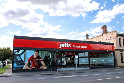 Jetts Fitness front photo