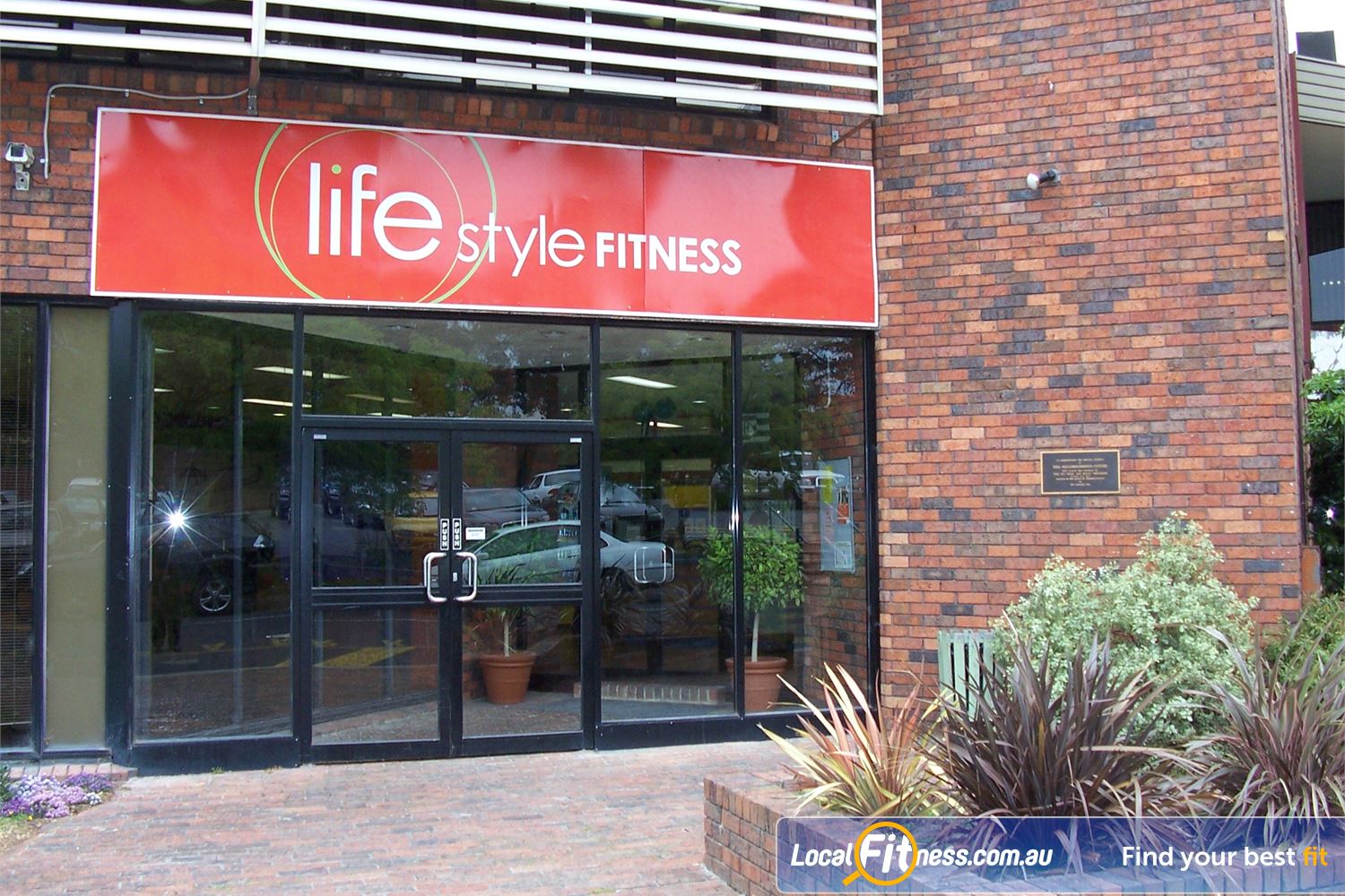 Lifestyle Fitness front photo
