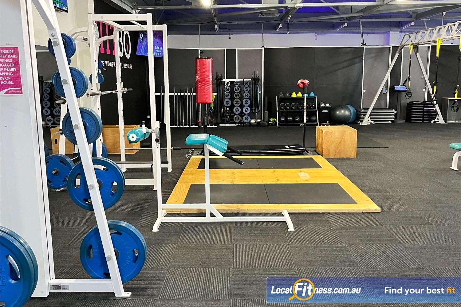 Fernwood Fitness Near Geebung TRX training, boxing training, deadlift training in a women-only gym environment.