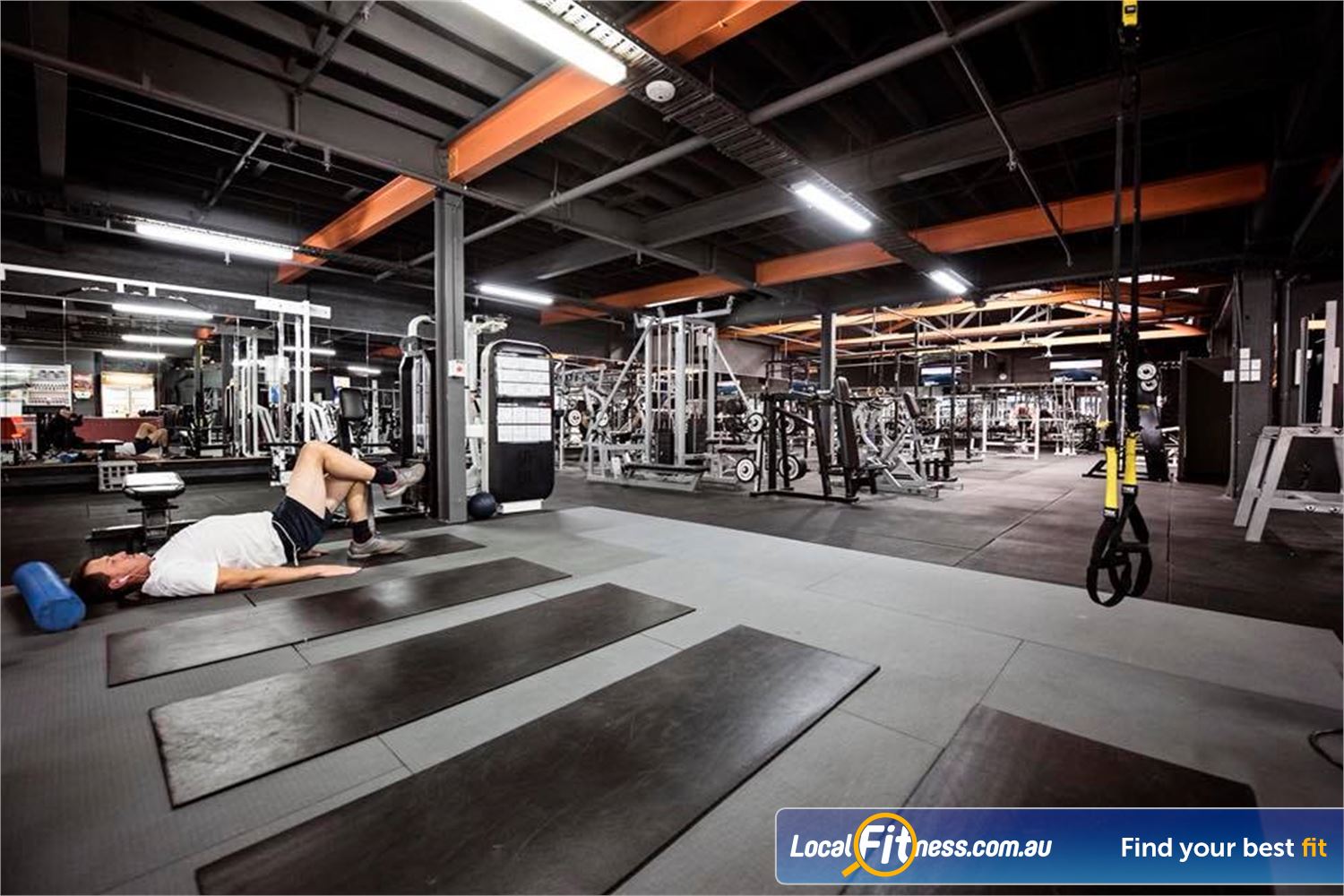 Muscle & Body Shape Gym Prahran The spacious ab and stretching area in Prahran.
