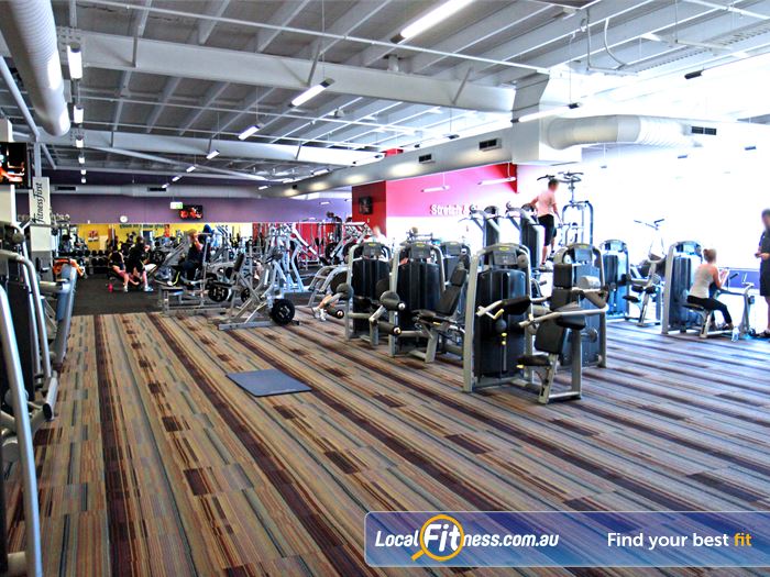 Goodlife Health Clubs 24 Hour Gym Seventeen Mile Rocks  | Welcome to the spacious Goodlife Jindalee gym.
