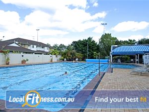 Goodlife Health Clubs Swimming Pool Rothwell  | Enjoy the outdoor Carseldine swimming environment.